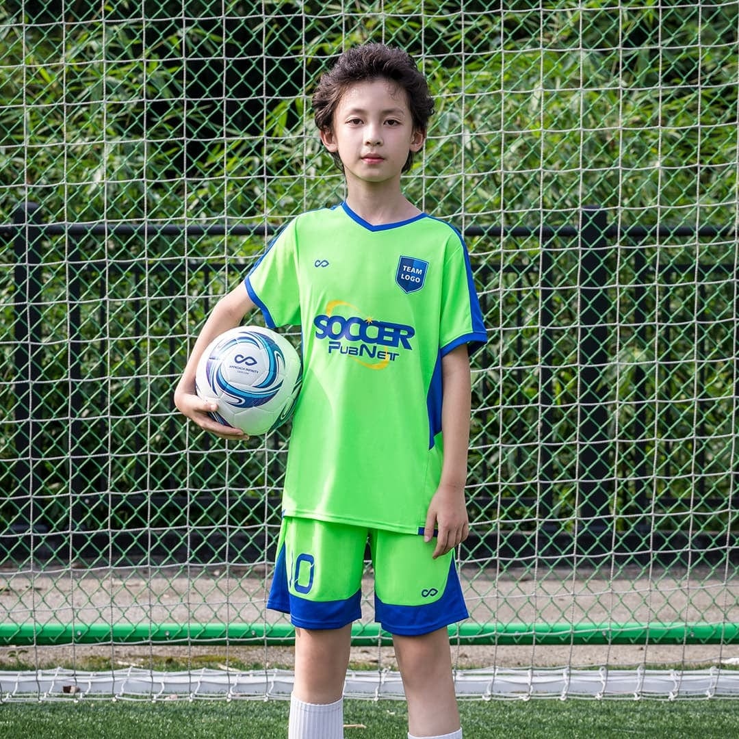 Pure - Kid's Soccer Kit Style 4